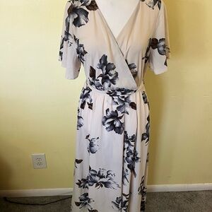 Triatria Womens Floral Wrap Dress in Cream and Blue 1XL